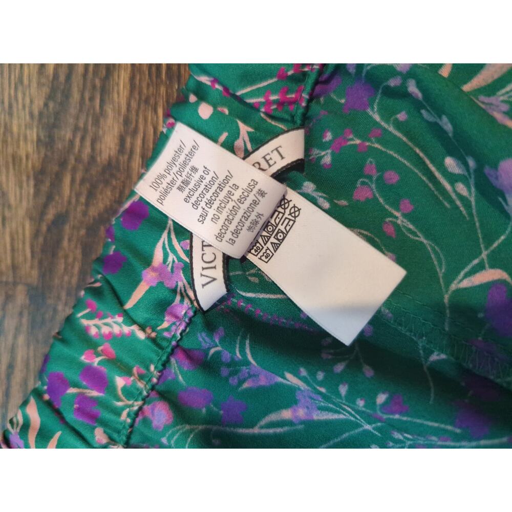 Victoria's Secret Green Floral Pajama Shorts - Picture 4 of 4